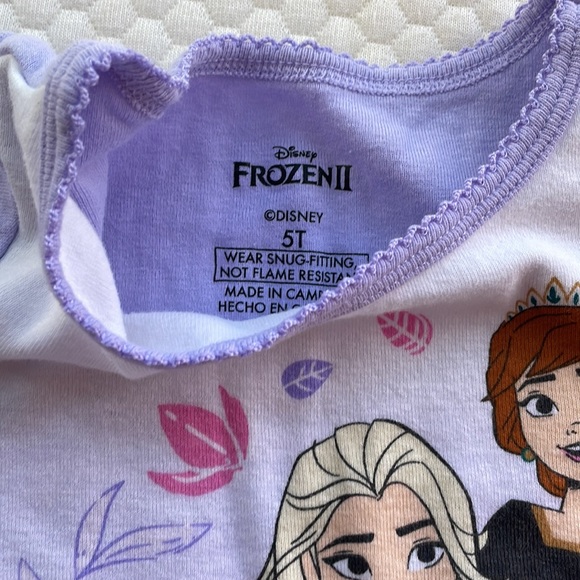 Frozen Pajama Set size 5T - Picture 2 of 4